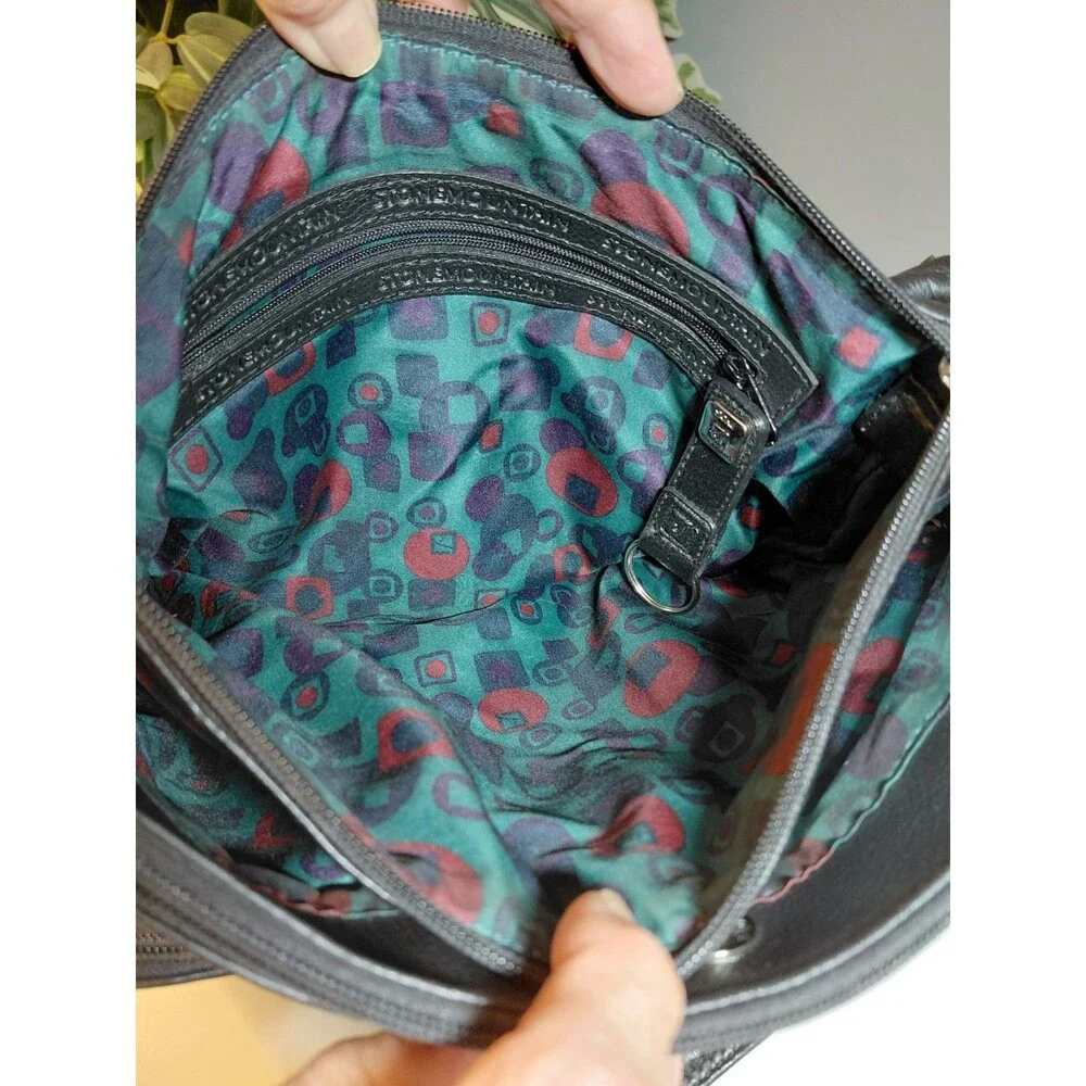Stone Mountain Black Soft Leather Handbag Lots of Pockets! Magnet Clasp